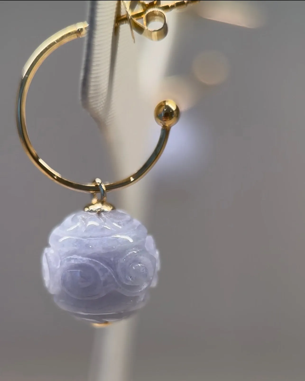 92488 Kyo No Furi Lavender Jade Bead Earring with 18K Yellow Gold