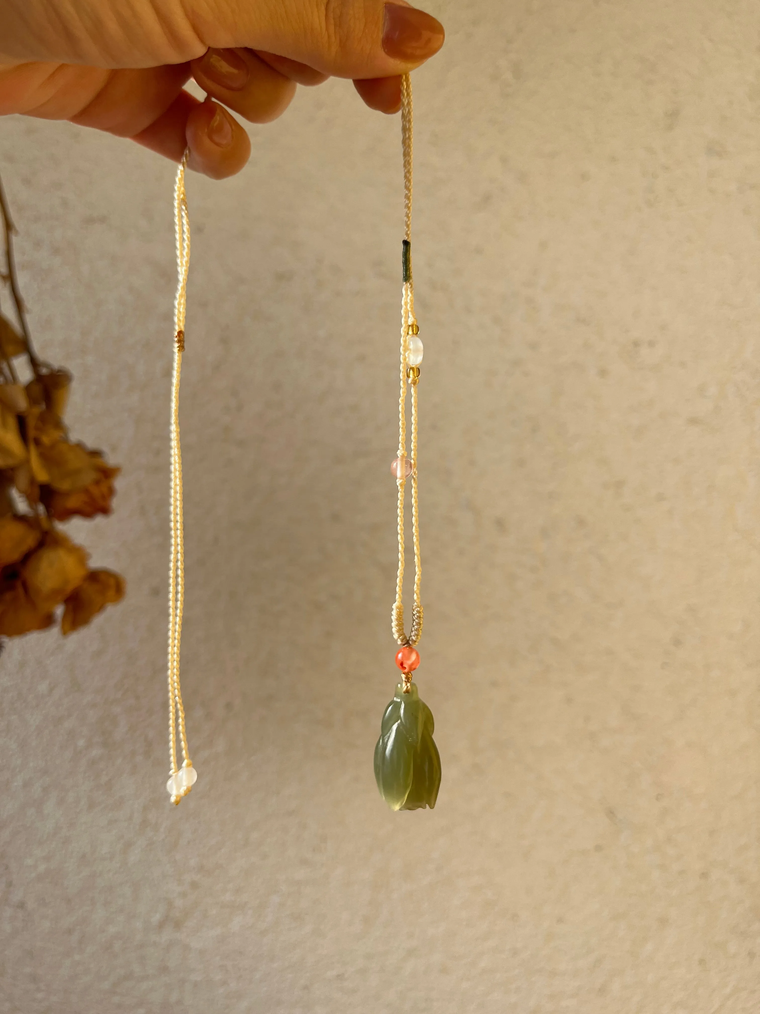 Hand Carved Light Green Hetian Jade Magnolia Pendant，手雕和田青黄口玉兰花