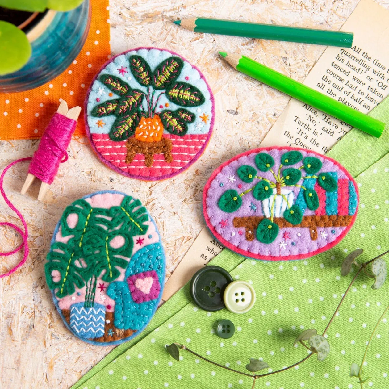 Monstera Felt Craft Brooch Kit