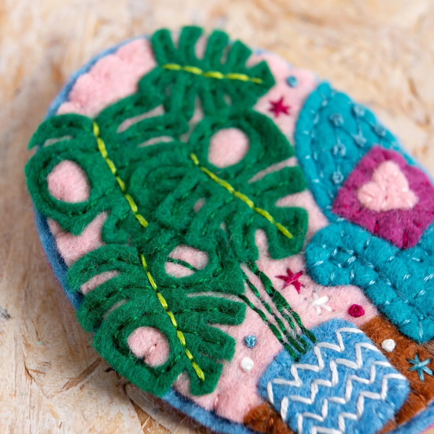Monstera Felt Craft Brooch Kit
