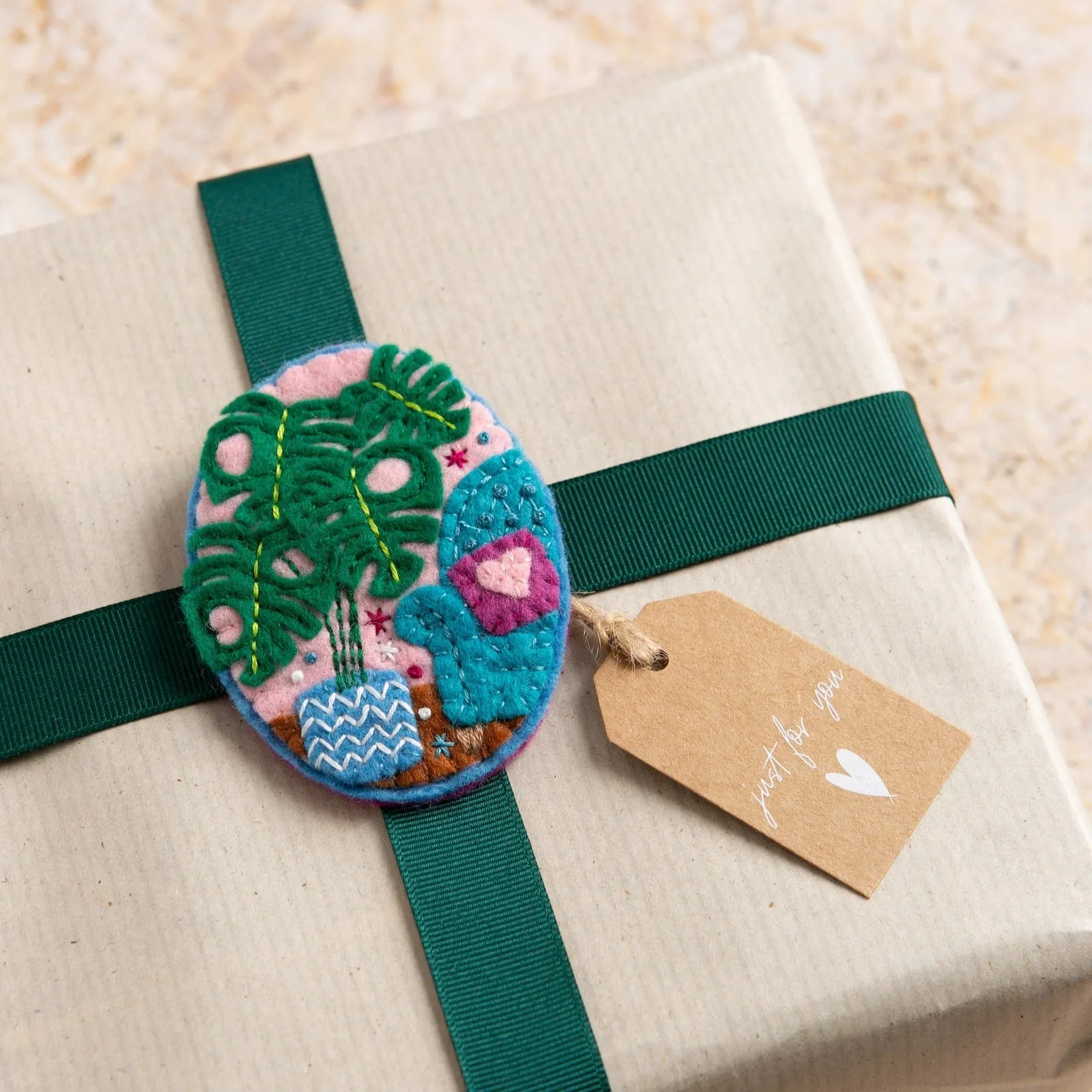Monstera Felt Craft Brooch Kit