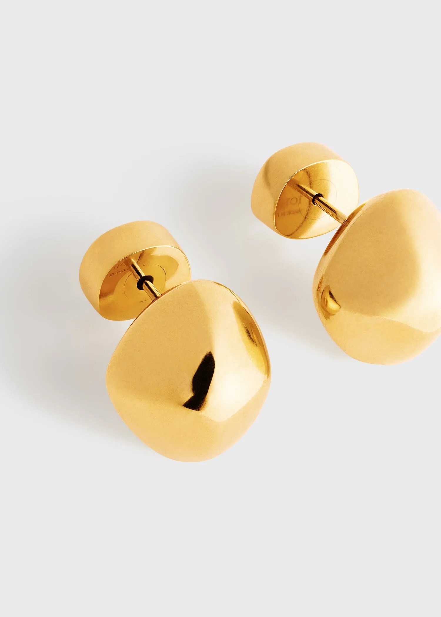 Pebble studs gold